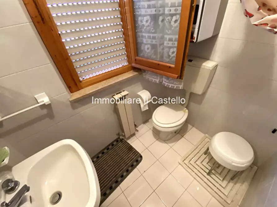 Immagine 26 di Appartamento in vendita  in via della resistenza a Paciano