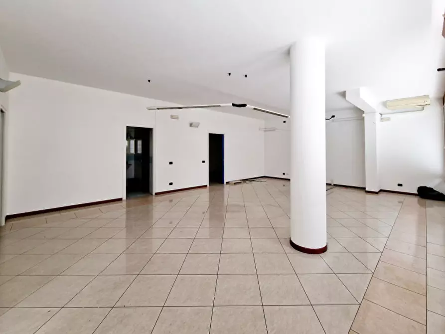 Immagine 3 di Ufficio in vendita  in VIA NAZARIO SAURO a Rovigo