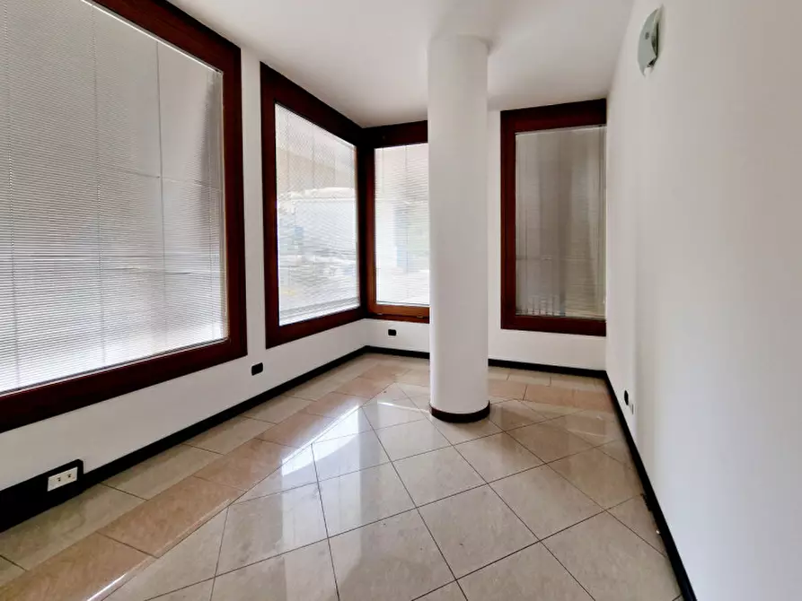 Immagine 4 di Ufficio in vendita  in VIA NAZARIO SAURO a Rovigo