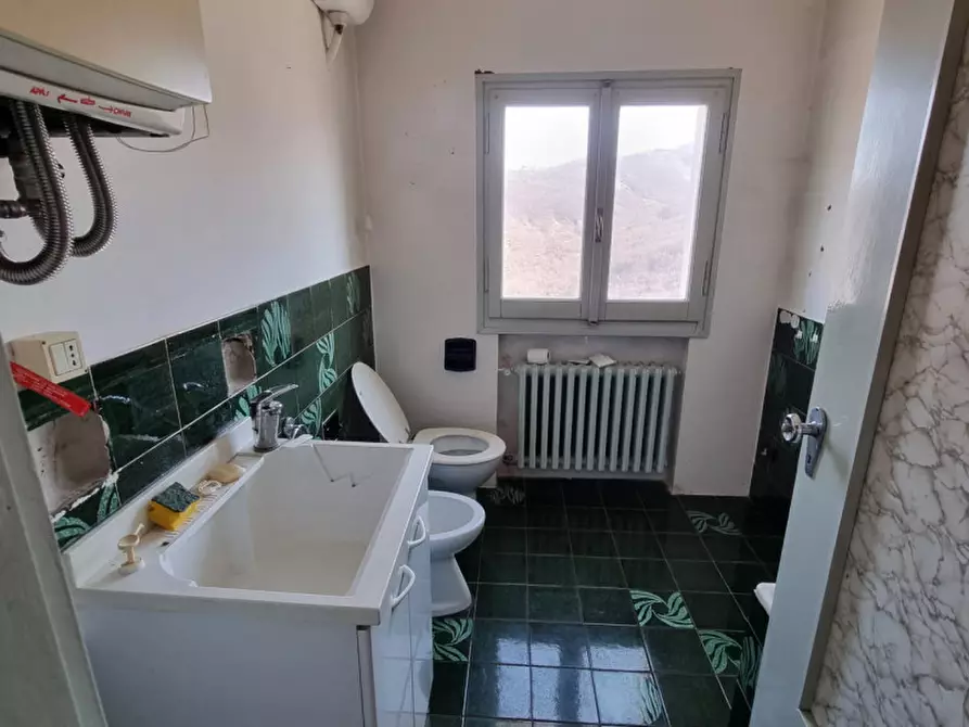 Immagine 23 di Casa trifamiliare in vendita  in via estense 7337 a Serramazzoni