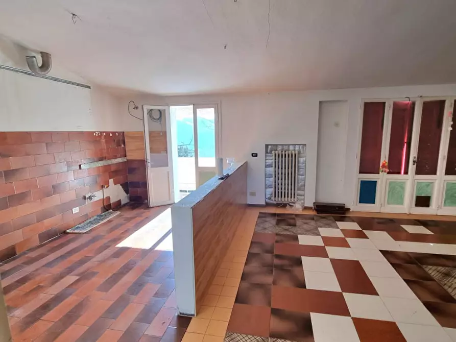 Immagine 35 di Casa trifamiliare in vendita  in via estense 7337 a Serramazzoni