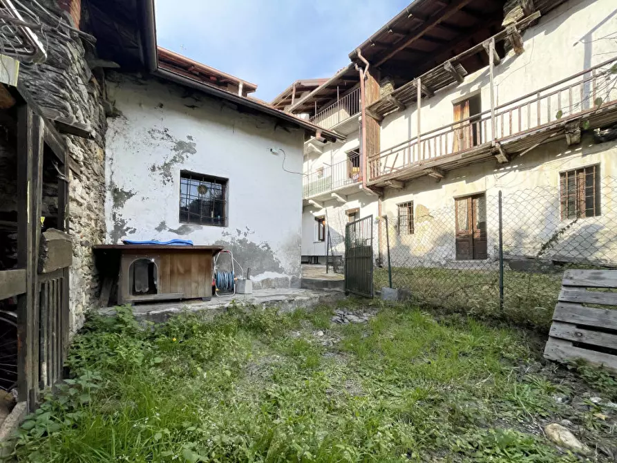 Immagine 23 di Casa indipendente in vendita  in via castello a Gignese