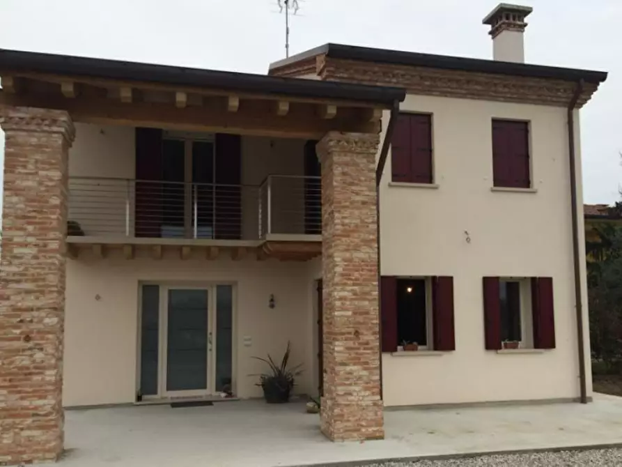 Immagine 1 di Villa in vendita  in Via Costituzine a San Giovanni Valdarno