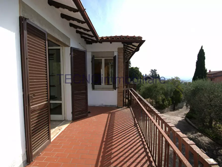 Immagine 78 di Villa in vendita  in via del bando a Perugia