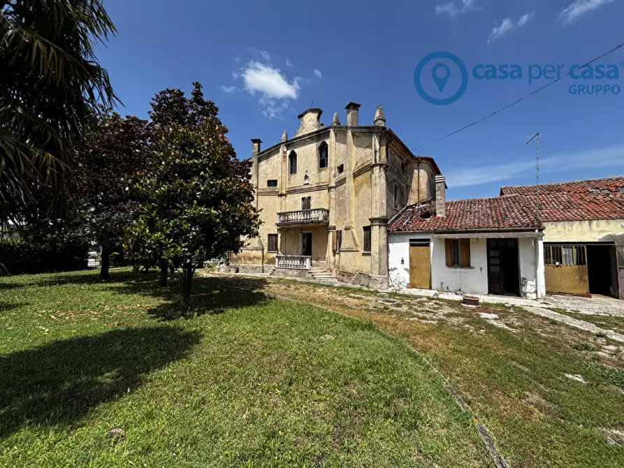 Immagine 3 di Villa in vendita  a Rovigo