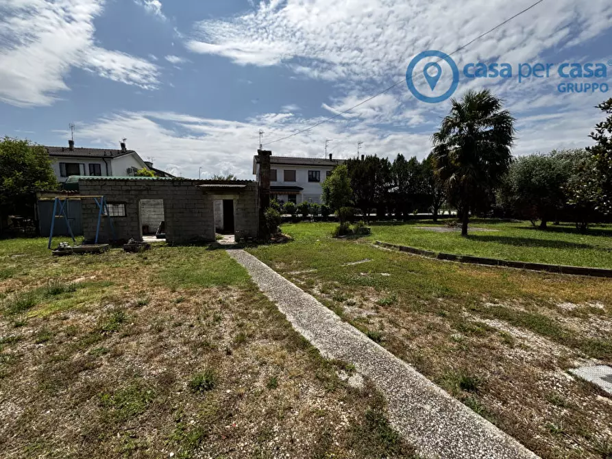 Immagine 7 di Villa in vendita  a Rovigo