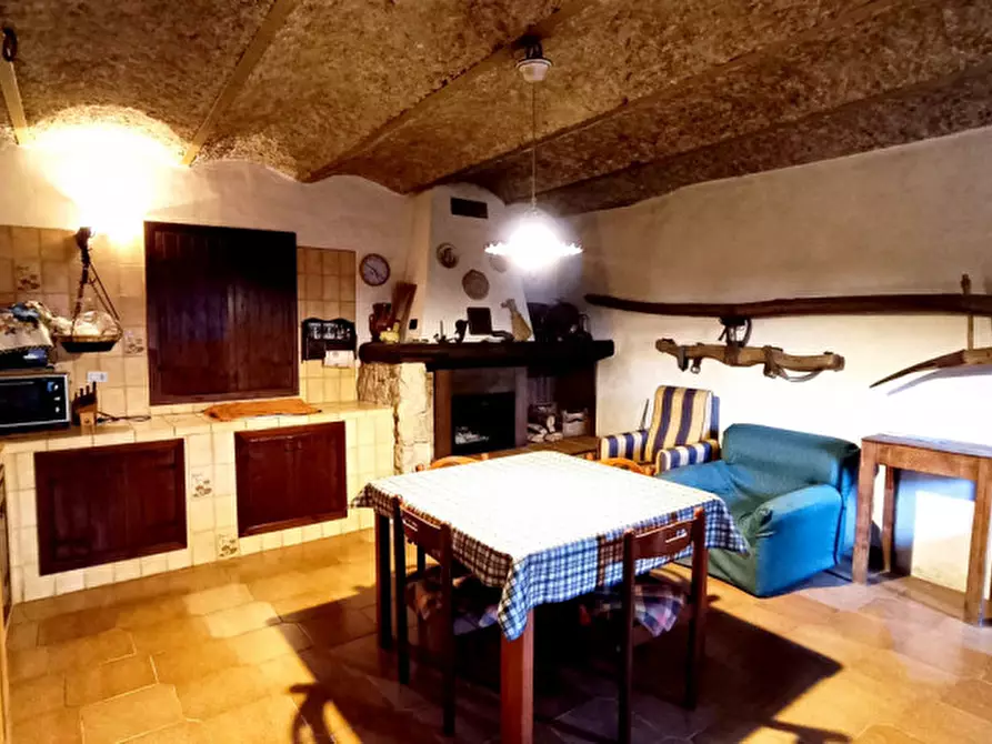 Immagine 1 di Villetta a schiera in vendita  in VIA COLLE DI SORA a Campoli Appennino