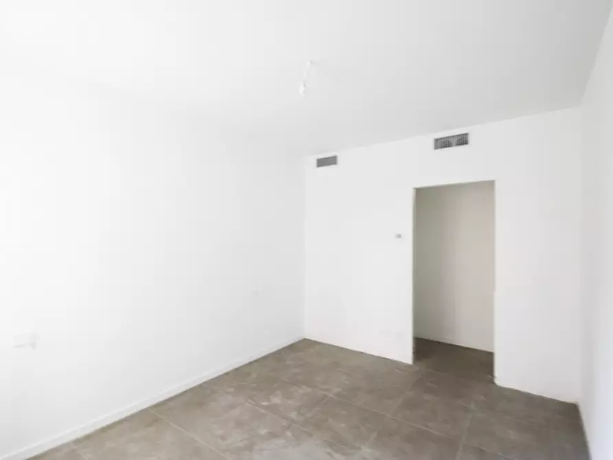 Immagine 12 di Appartamento in vendita  in via Gabriele D'Annunzio a Misano Adriatico