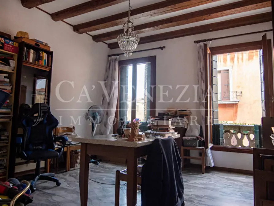 Immagine 4 di Appartamento in vendita  a Venezia