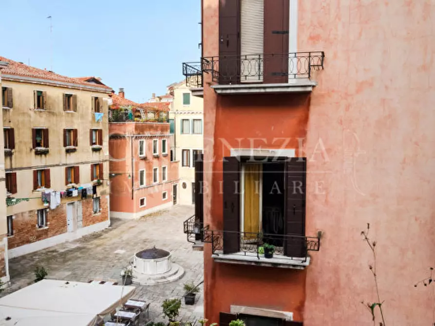 Immagine 12 di Appartamento in vendita  a Venezia