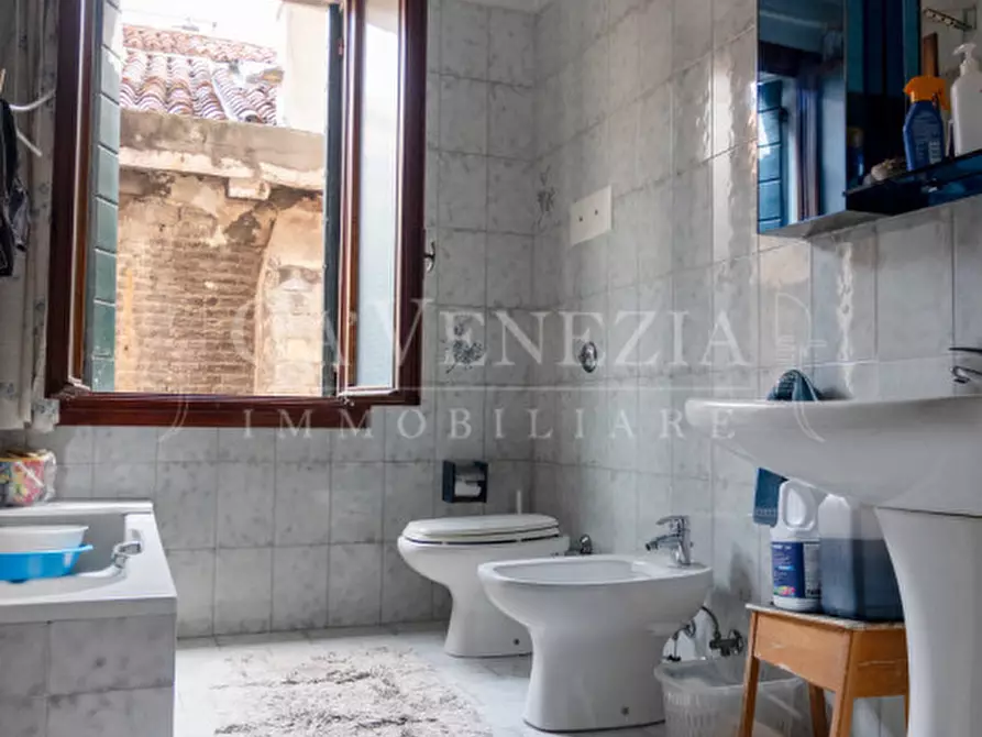 Immagine 13 di Appartamento in vendita  a Venezia