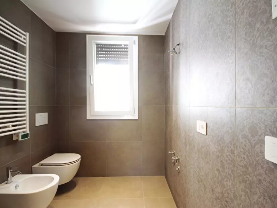 Immagine 11 di Appartamento in vendita  in via Gabriele D'Annunzio a Misano Adriatico