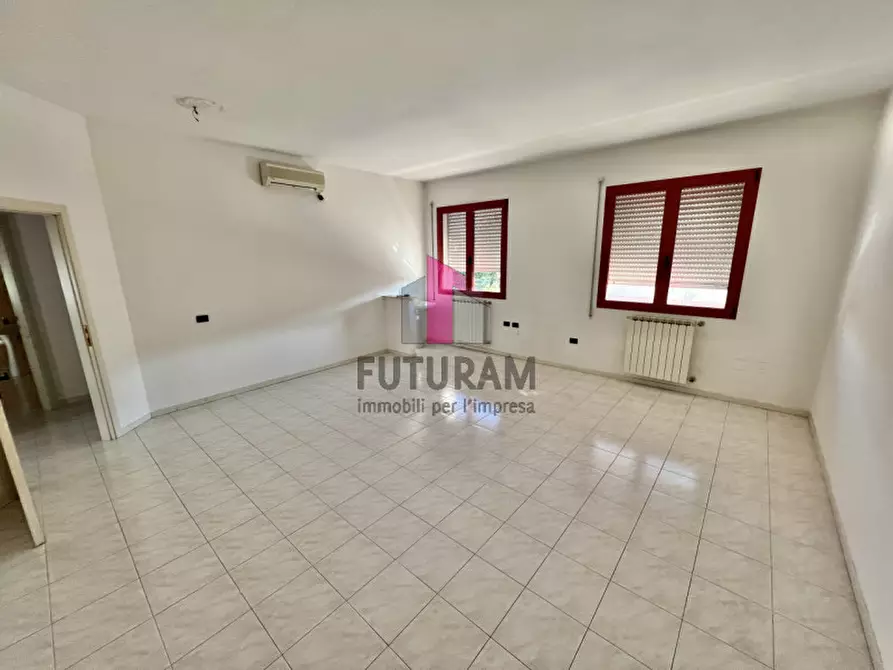 Immagine 2 di Ufficio in affitto  in via degli aceri a Sarcedo