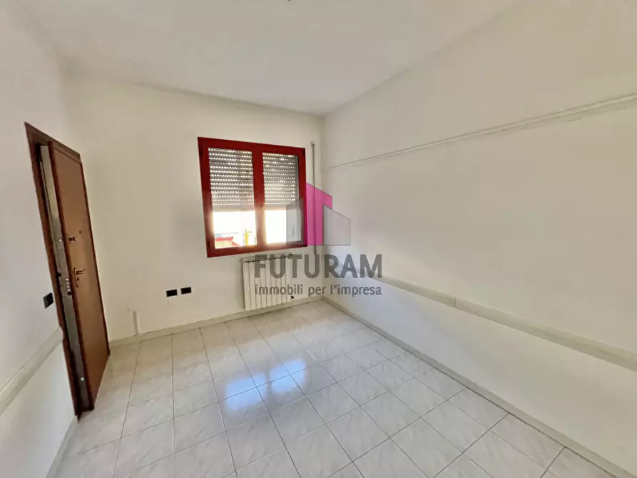 Immagine 5 di Ufficio in affitto  in via degli aceri a Sarcedo