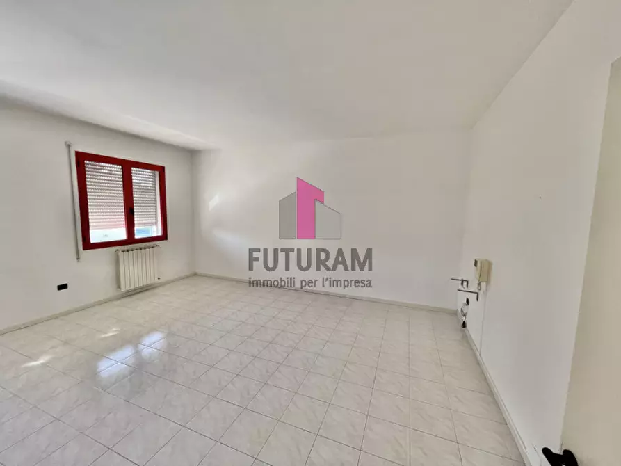 Immagine 7 di Ufficio in affitto  in via degli aceri a Sarcedo