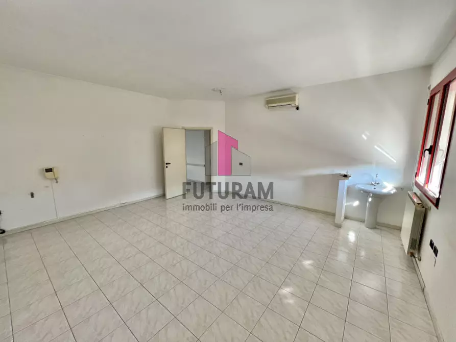 Immagine 8 di Ufficio in affitto  in via degli aceri a Sarcedo