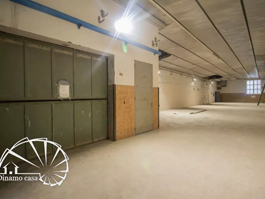 Immagine 3 di Magazzino in affitto  a Vaiano