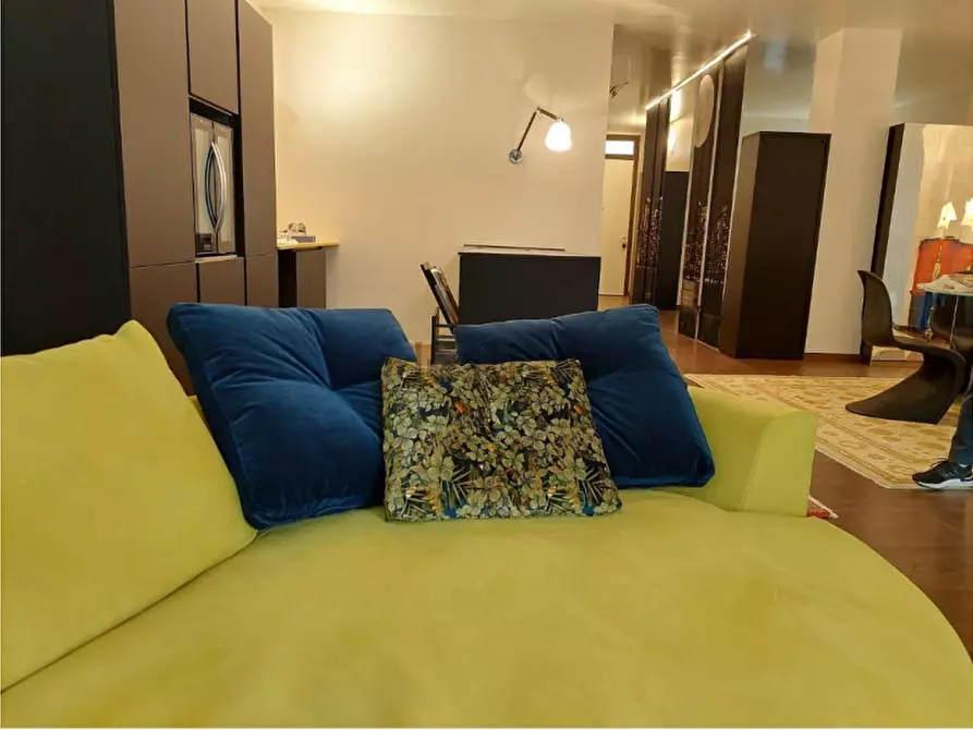 Immagine 2 di Loft/Open space in vendita  in Via Umberto I a Padova