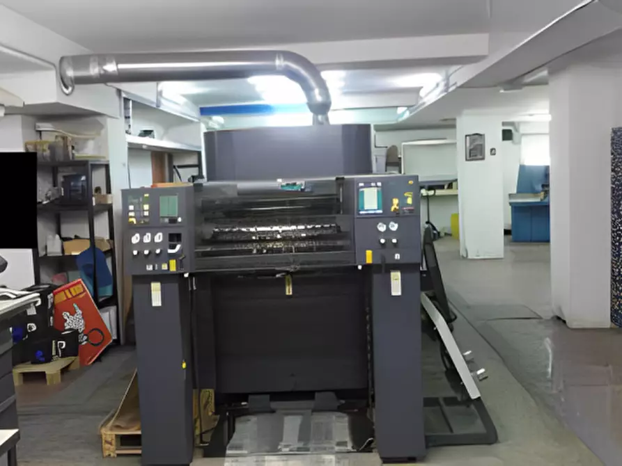 Immagine 5 di Magazzino in vendita  in via galermo 124 a Catania