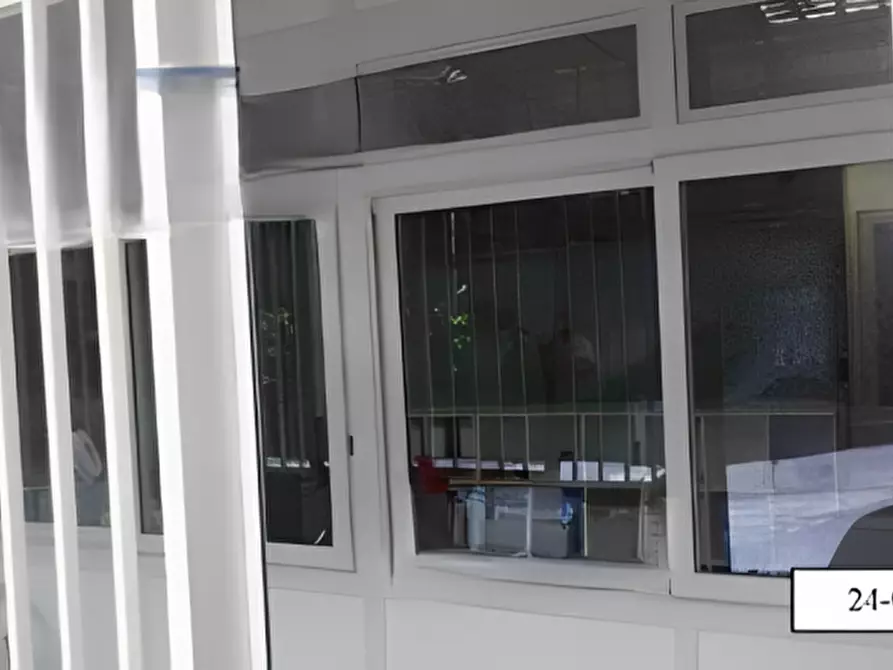 Immagine 13 di Magazzino in vendita  in via galermo 124 a Catania