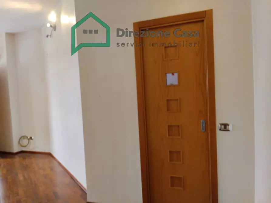 Immagine 31 di Appartamento in affitto  in Via Ponti Rossi a Napoli