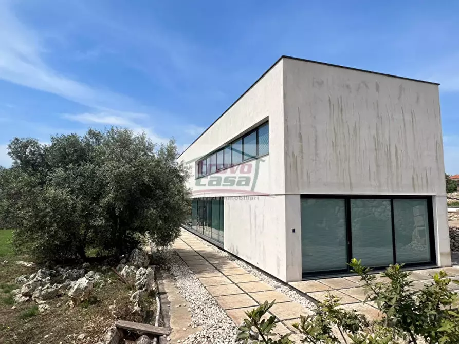 Immagine 1 di Villa in vendita  in traversa sinerchia a Siracusa