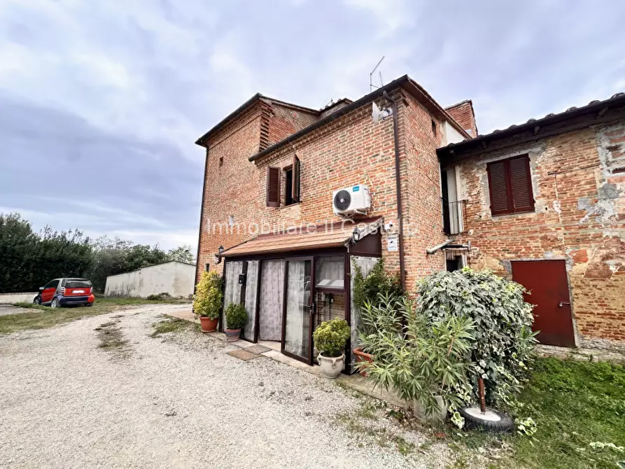 Immagine 21 di Villetta a schiera in vendita  in Località Giardini a Castiglione Del Lago