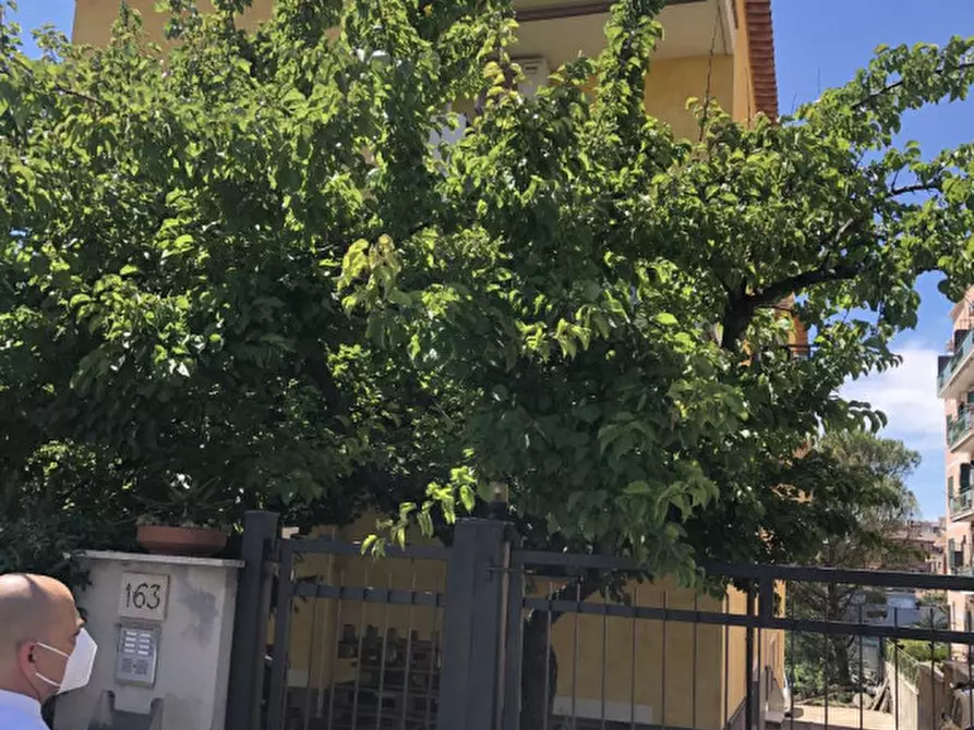 Immagine 12 di Appartamento in vendita  in via sisto quarto a Roma