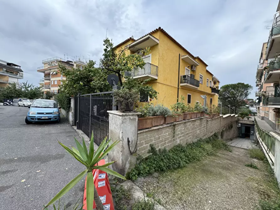 Immagine 46 di Appartamento in vendita  in via sisto quarto a Roma