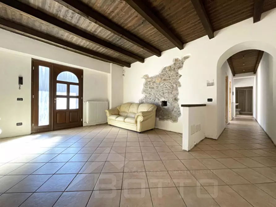 Immagine 1 di Appartamento in vendita  in via Regina Villa 60 a Gozzano