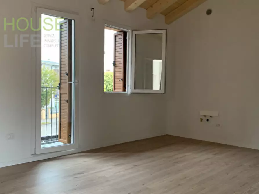 Immagine 1 di Appartamento in vendita  in Via Faccin a Schio