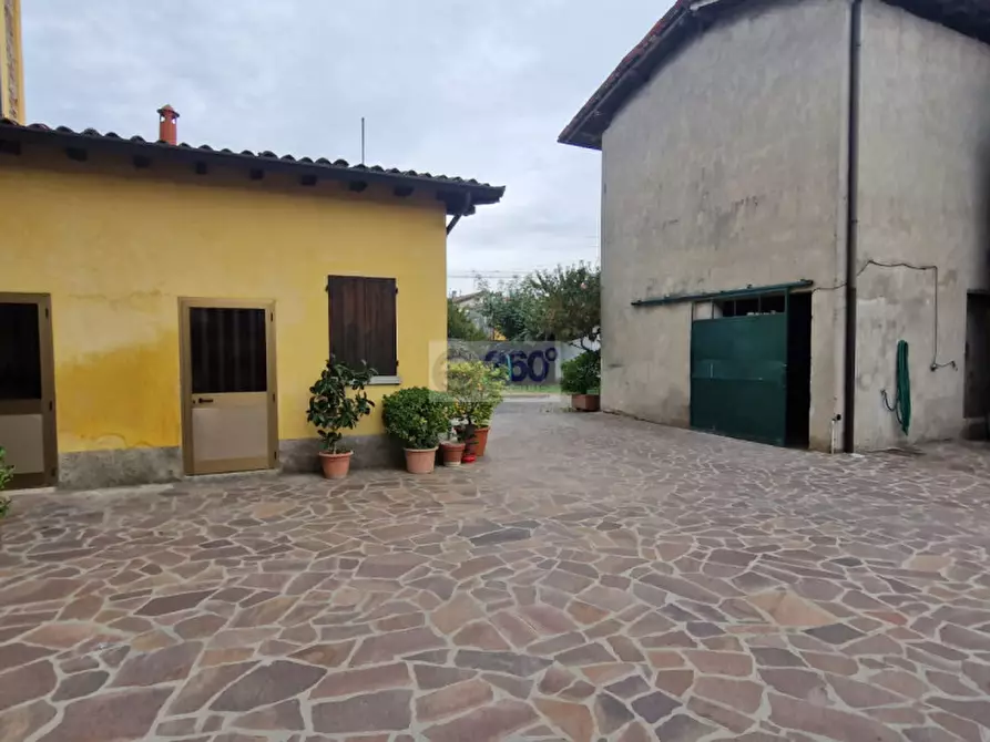 Immagine 28 di Rustico / casale in vendita  in Vicolo Rossini a Cazzago San Martino