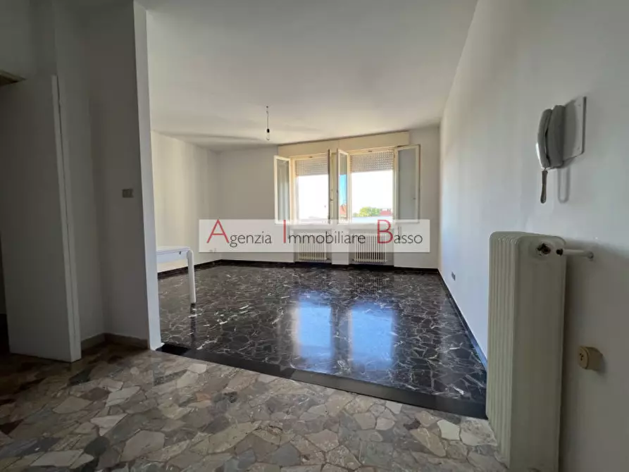 Immagine 1 di Appartamento in vendita  in VIA BALZAN a Rovigo