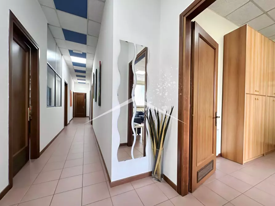 Immagine 11 di Ufficio in affitto  in Via della croce rossa 30 a Padova