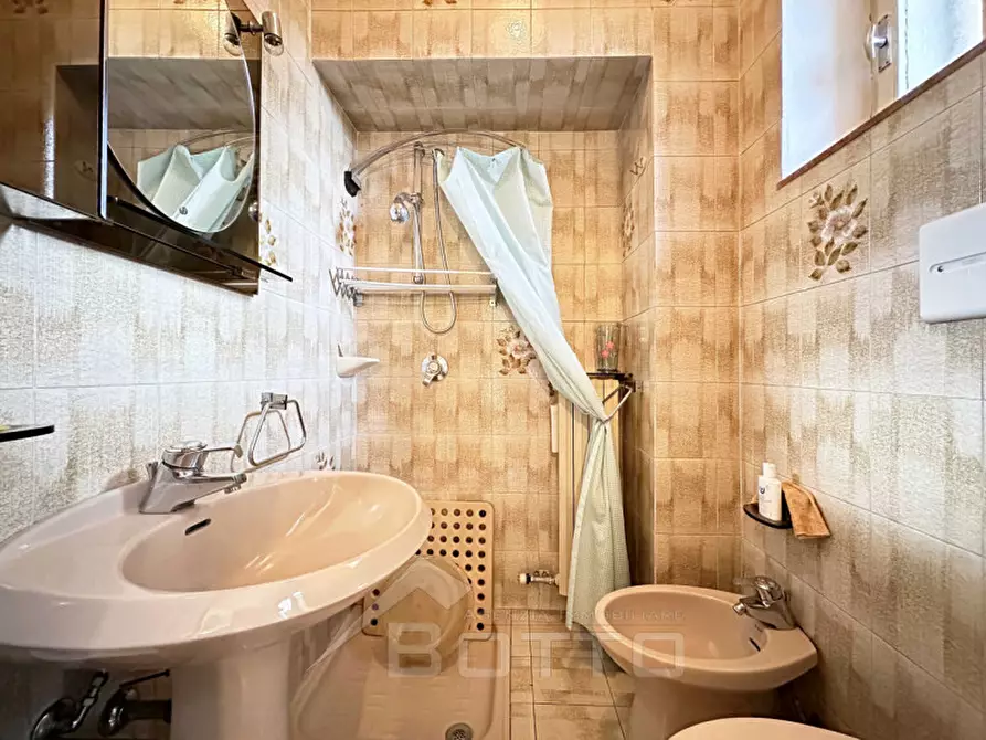 Immagine 10 di Appartamento in vendita  in Via Montrigone 75 a Borgosesia