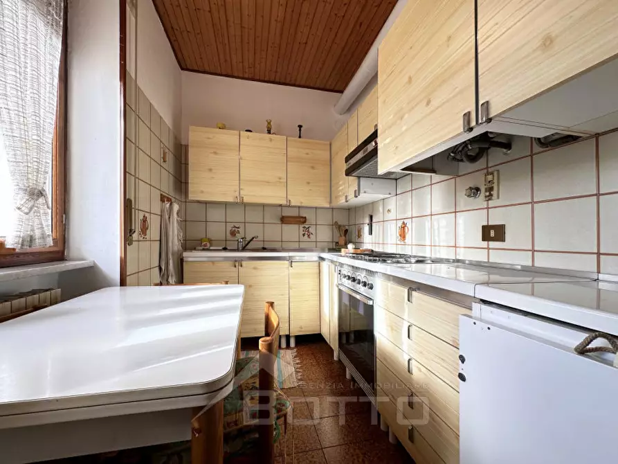 Immagine 11 di Appartamento in vendita  in Via Montrigone 75 a Borgosesia