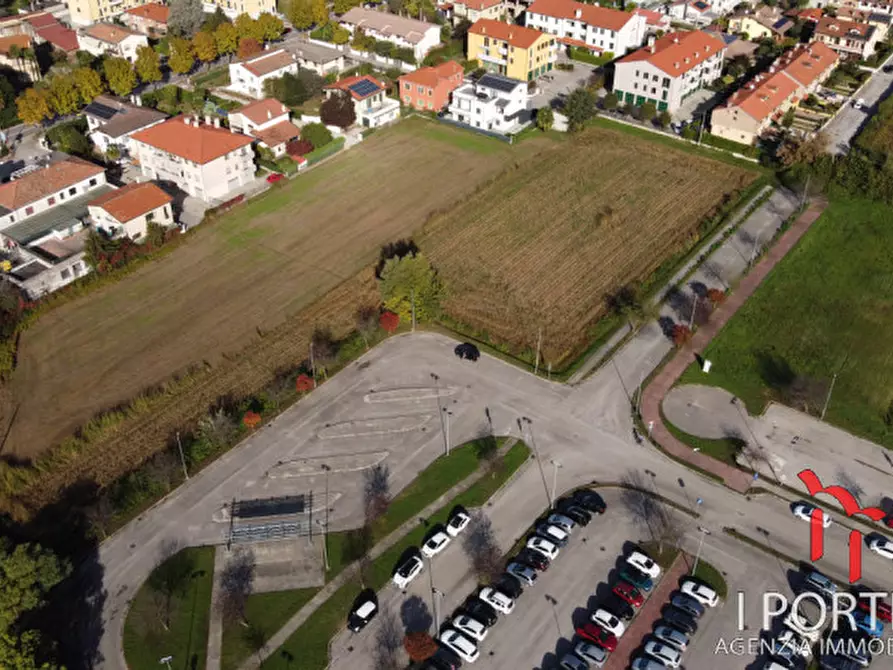 Immagine 1 di Terreno in vendita  in STRADA DEGLI ONGARI a Noale