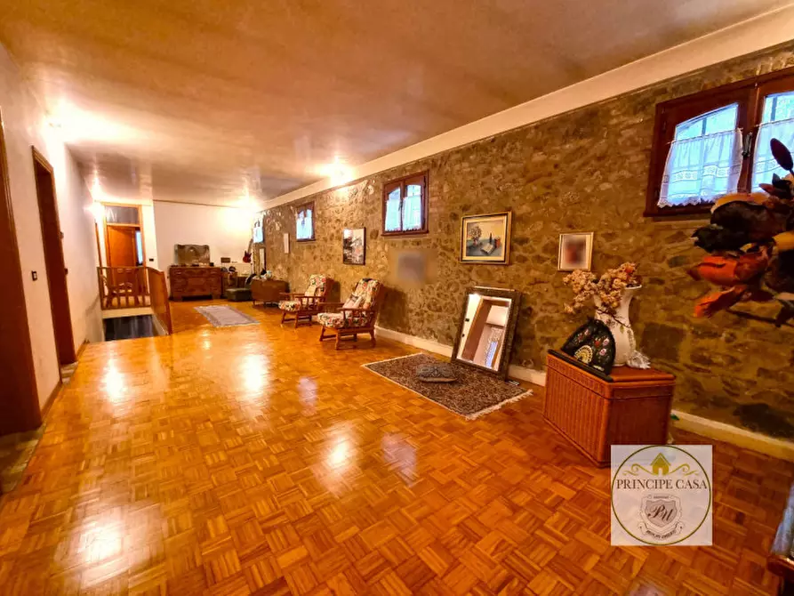 Immagine 16 di Rustico / casale in vendita  in via fontana a Arqua' Petrarca