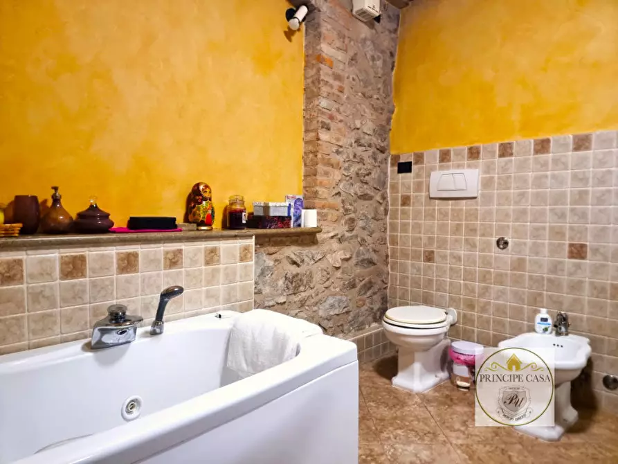 Immagine 18 di Rustico / casale in vendita  in via fontana a Arqua' Petrarca