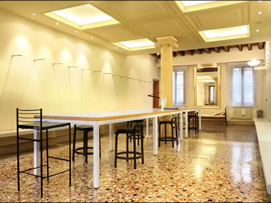 Immagine 2 di Ufficio in affitto  in via castellana a Venezia
