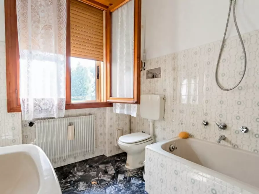 Immagine 9 di Casa indipendente in vendita  in VIA SAN FLORIANO a Vittorio Veneto