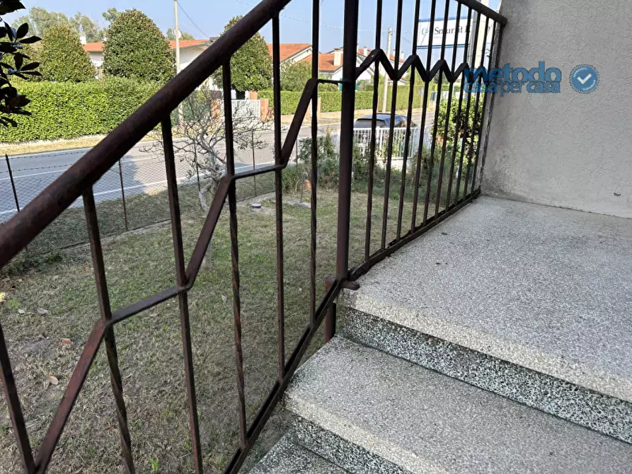 Immagine 2 di Villetta a schiera in vendita  a San Martino Di Venezze