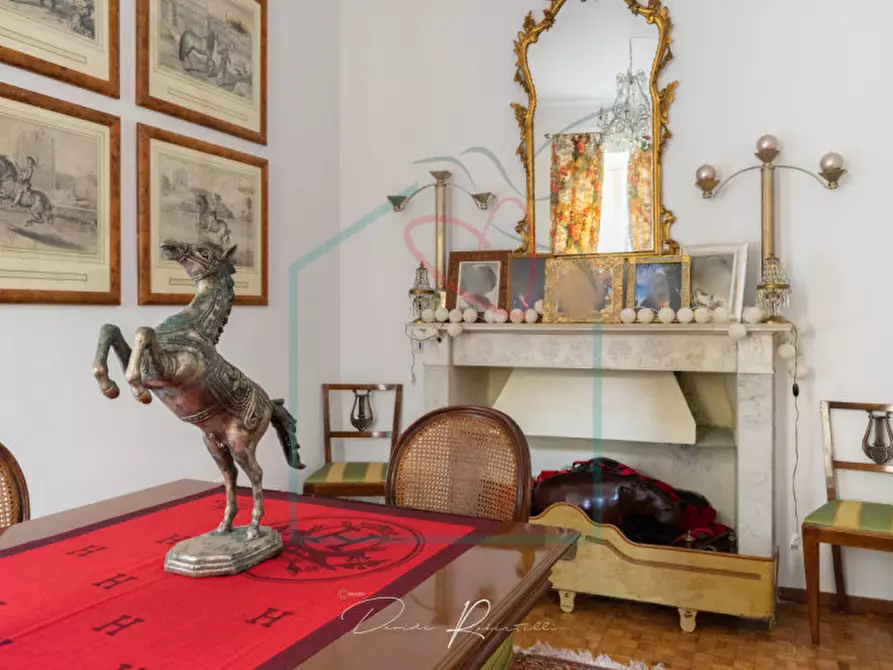 Immagine 4 di Villa in vendita  in via dante a Castelnuovo Magra