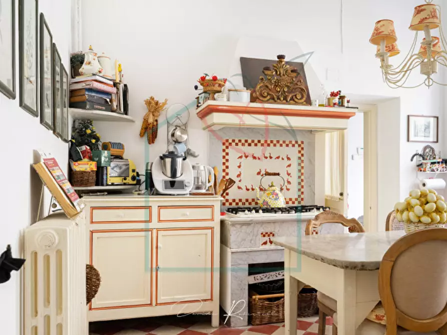 Immagine 7 di Villa in vendita  in via dante a Castelnuovo Magra