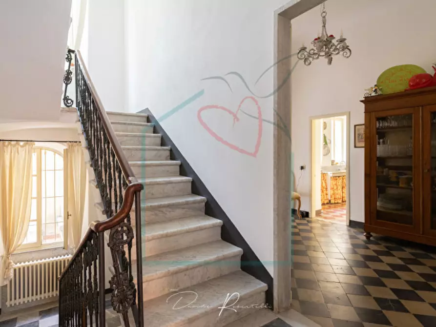 Immagine 8 di Villa in vendita  in via dante a Castelnuovo Magra