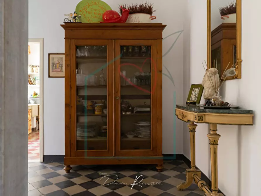 Immagine 9 di Villa in vendita  in via dante a Castelnuovo Magra