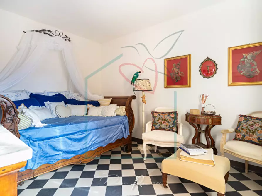 Immagine 13 di Villa in vendita  in via dante a Castelnuovo Magra