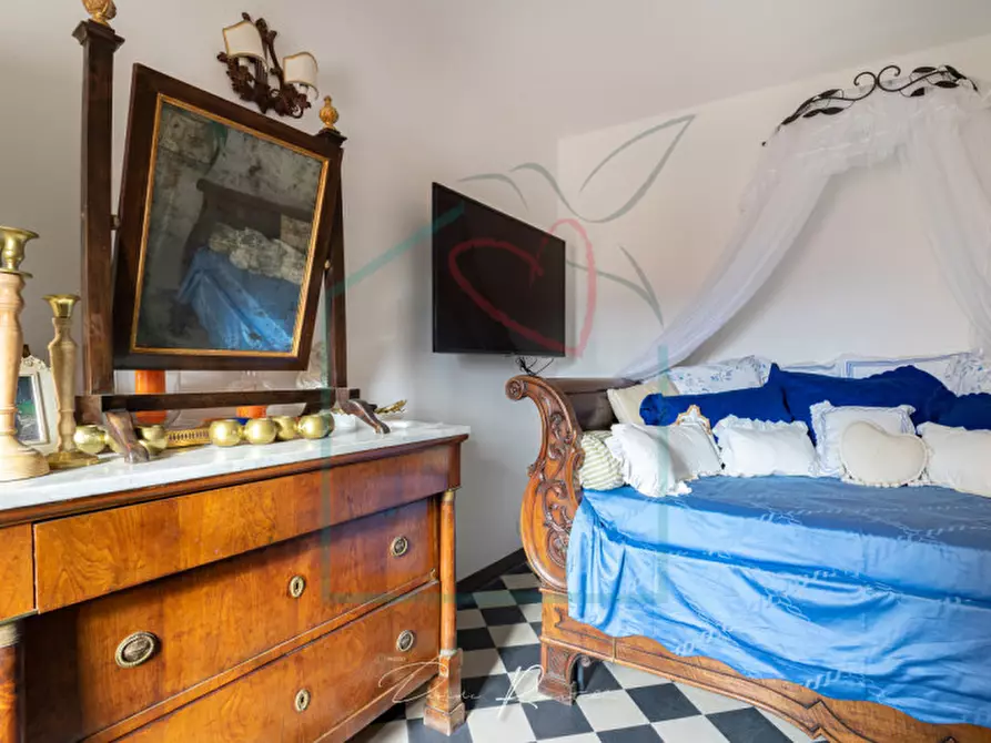 Immagine 14 di Villa in vendita  in via dante a Castelnuovo Magra