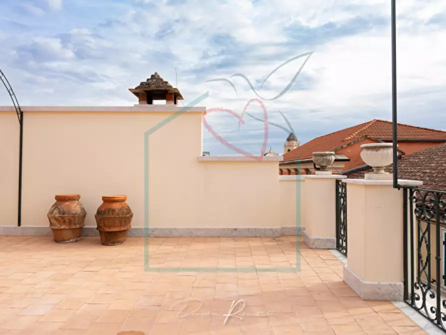 Immagine 18 di Villa in vendita  in via dante a Castelnuovo Magra