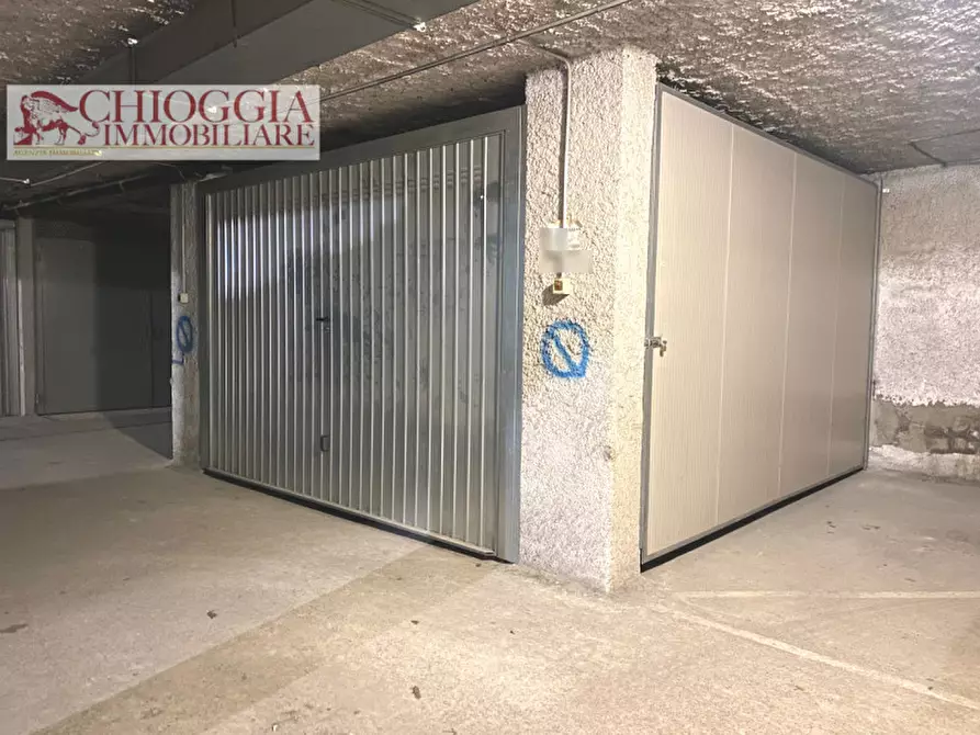 Immagine 3 di Garage in vendita  in Viale Mediterraneo a Chioggia
